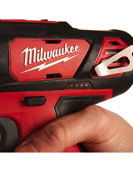 Kit 12V Trapano Avvitatore Compatto con Percussione  | Milwaukee M12 BPD-202C