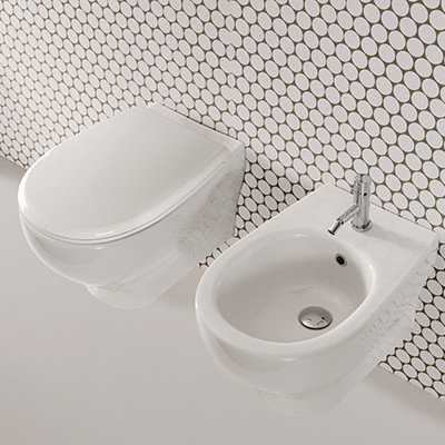 Coppia Sanitari Sospesi Vaso e Bidet Senza Brida + Coprivaso Soft-Close | Globo Grace New 52.36