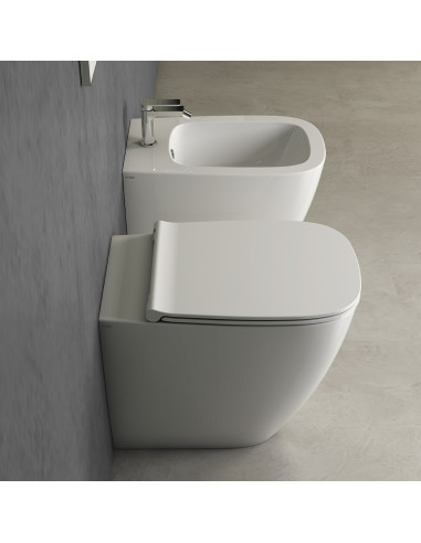 Coppia Sanitari Filomuro Vaso e Bidet Senza Brida + Coprivaso Soft-Close | Globo Genesis Multi 55.36 Coppia Sanitari