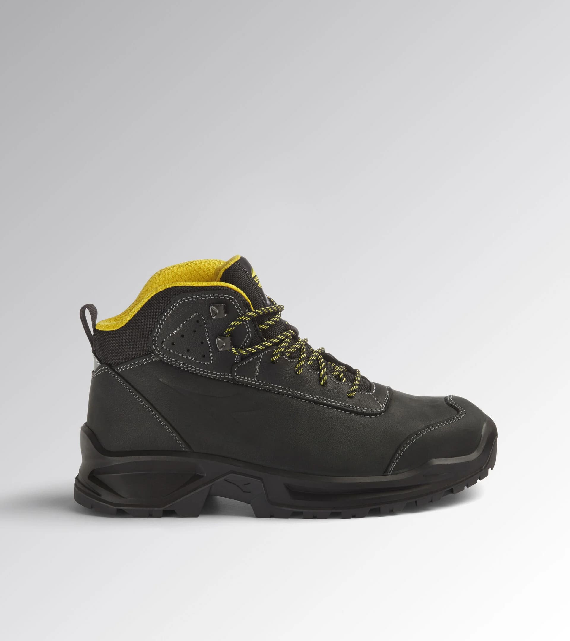 Scarpa Antinfortunistica S3 Nero | Diadora Country Mid