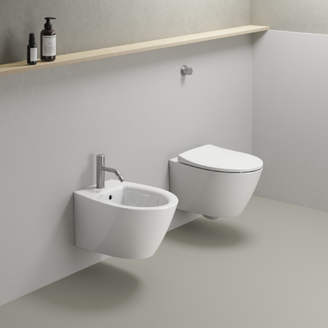 Coppia Sanitari Sospesi Vaso e Bidet Senza Brida + Coprivaso Soft-Close | Gsi Modo 52.37